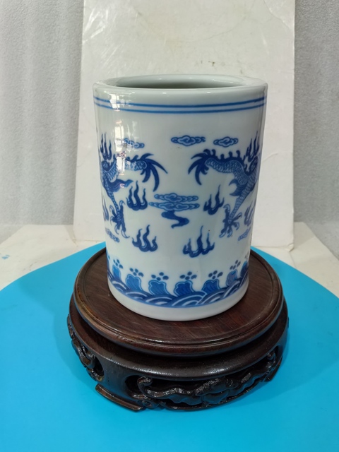 古玩陶瓷青花雙龍戲珠紋筆筒真品鑒賞圖