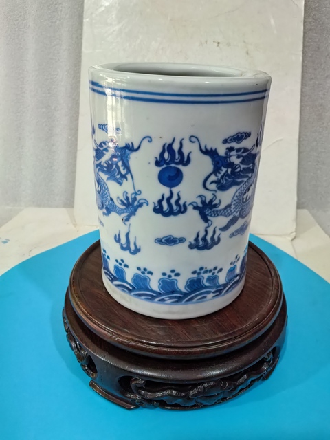 古玩陶瓷青花雙龍戲珠紋筆筒真品鑒賞圖