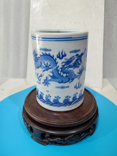 古玩陶瓷青花雙龍戲珠紋筆筒真品鑒賞圖