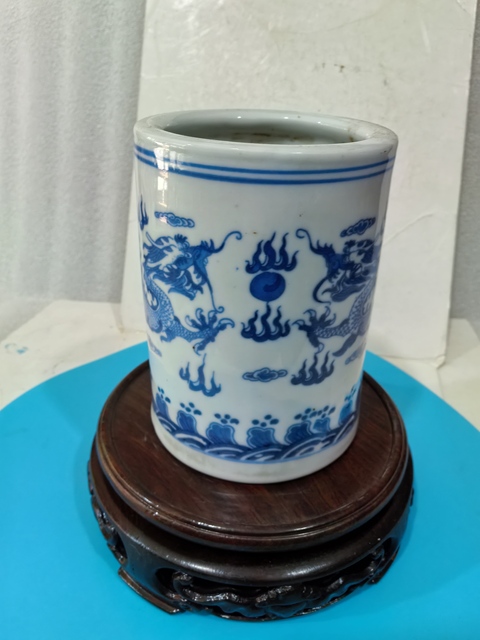 古玩陶瓷青花雙龍戲珠紋筆筒真品鑒賞圖
