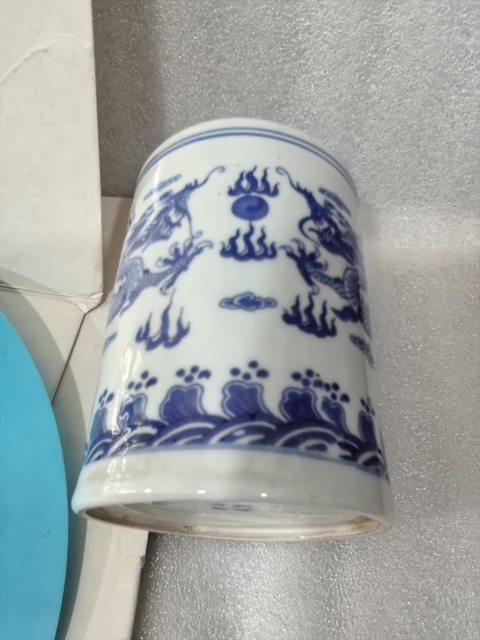 古玩陶瓷青花雙龍戲珠紋筆筒真品鑒賞圖