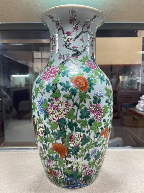 古玩陶瓷清中期 十二花神觀音瓶真品鑒賞圖