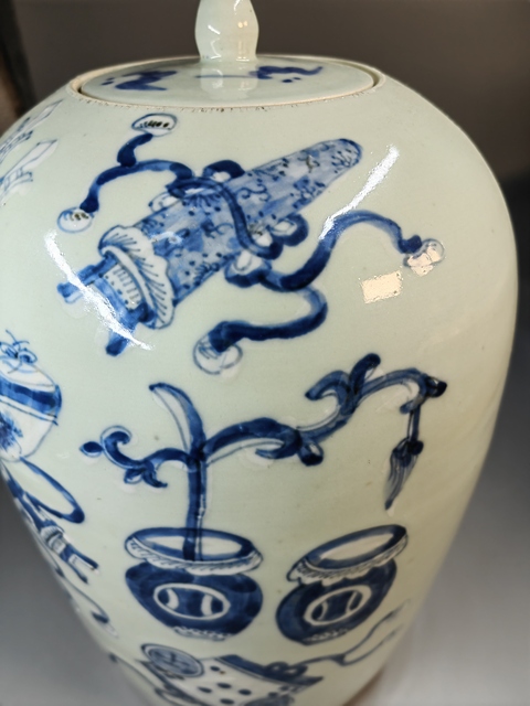 古玩陶瓷豆青堆白青花博古圖冬瓜罐真品鑒賞圖