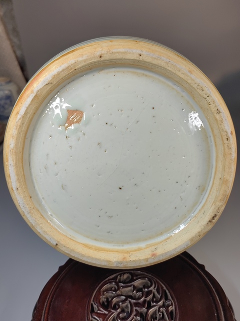 古玩陶瓷豆青堆白青花博古圖冬瓜罐真品鑒賞圖