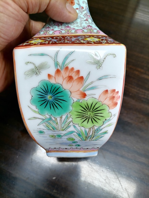 古玩陶瓷花鳥紋粉彩瓶真品鑒賞圖
