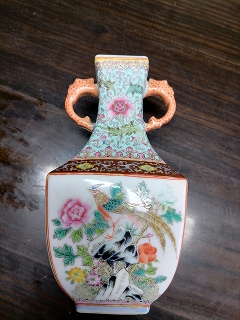 古玩陶瓷花鳥紋粉彩瓶真品鑒賞圖