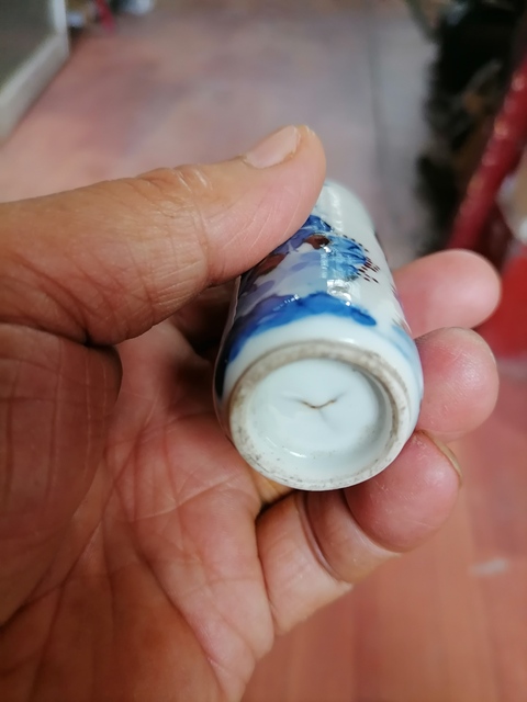 古玩陶瓷青花釉里紅鼻煙壺真品鑒賞圖