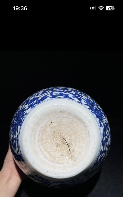 古玩陶瓷花卉紋青花缸真品鑒賞圖