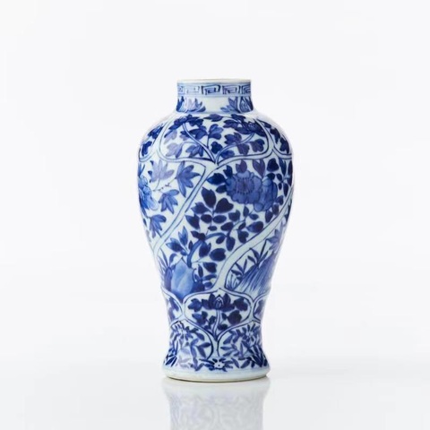 古玩陶瓷花卉紋青花瓶真品鑒賞圖