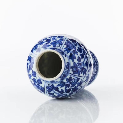 古玩陶瓷花卉紋青花瓶真品鑒賞圖