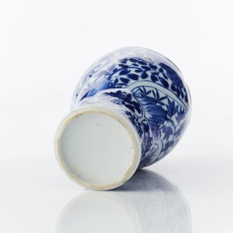 古玩陶瓷花卉紋青花瓶真品鑒賞圖