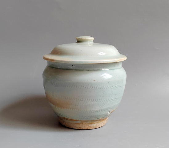 古玩陶瓷龍泉青瓷跳刀紋蓋罐真品鑒賞圖