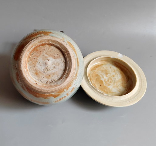 古玩陶瓷龍泉青瓷跳刀紋蓋罐真品鑒賞圖