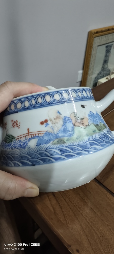 古玩陶瓷人物紋青花加彩執壺真品鑒賞圖