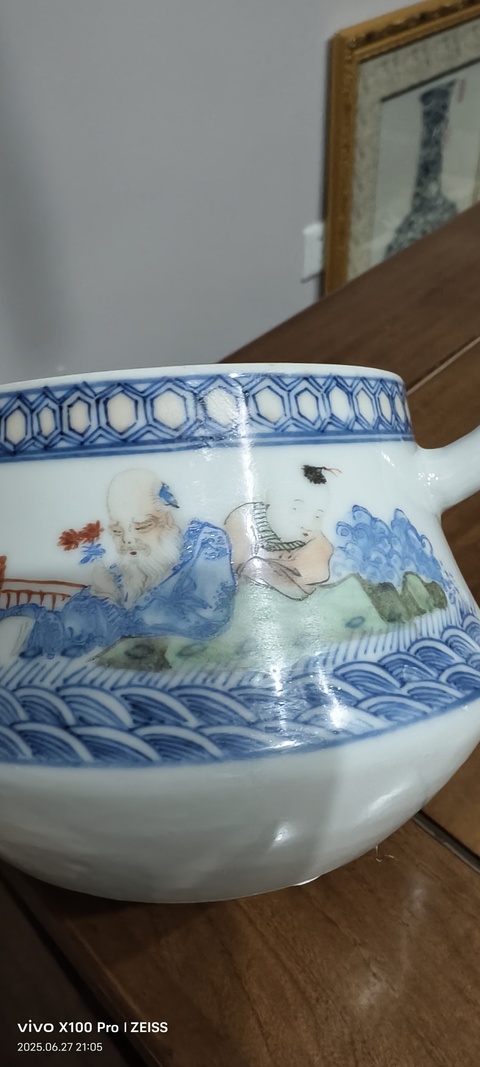 古玩陶瓷人物紋青花加彩執壺真品鑒賞圖