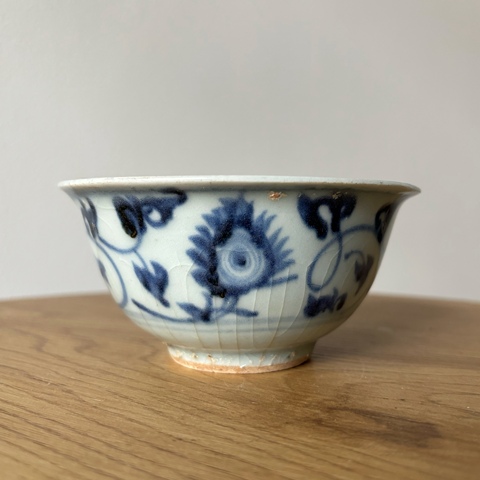 古玩陶瓷青花纏枝蓮紋碗真品鑒賞圖
