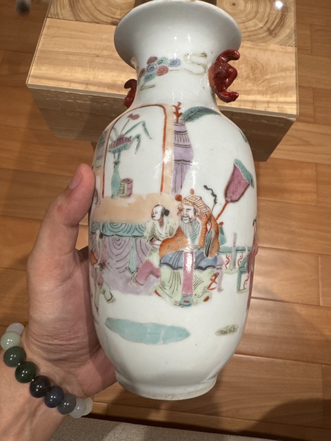 古玩陶瓷晚清細路粉彩人物瓶真品鑒賞圖