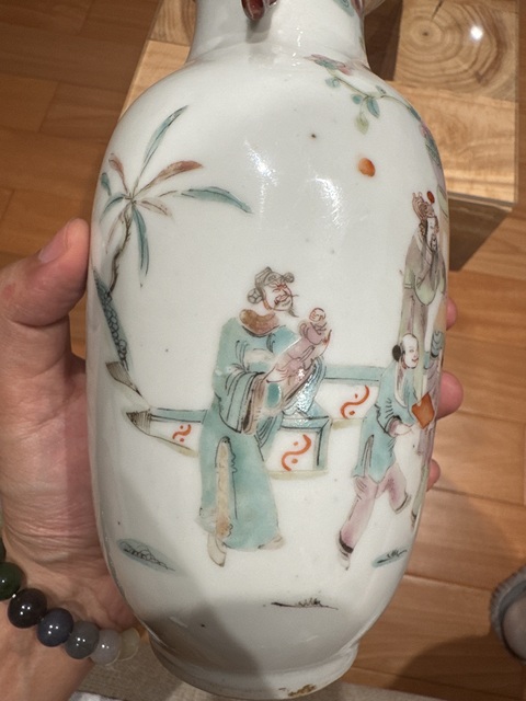 古玩陶瓷晚清細路粉彩人物瓶真品鑒賞圖