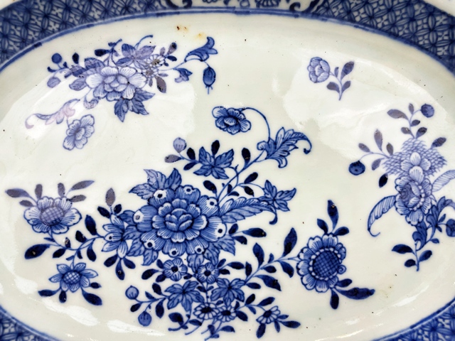 古玩陶瓷清乾隆·青花花卉花口大長盤拍賣,當(dāng)前價格188元