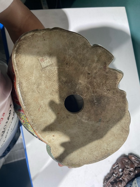 古玩陶瓷粉彩花卉彌勒笑佛真品鑒賞圖
