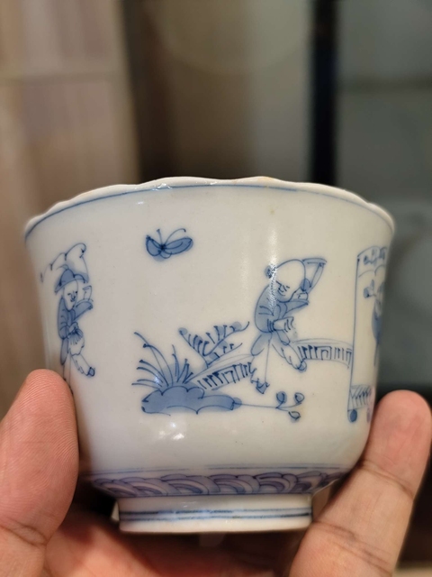 古玩陶瓷嬰戲紋青花杯真品鑒賞圖