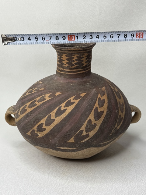 古玩陶瓷馬廠·折現豎條紋雙耳壺拍賣，當前價格804元