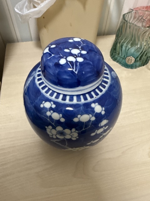 古玩陶瓷青花冰梅圖蓋罐真品鑒賞圖