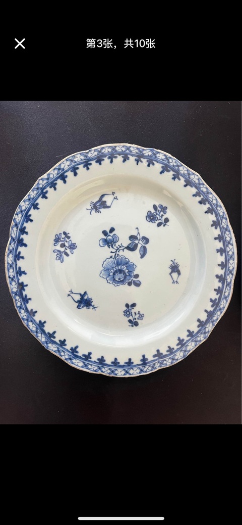 古玩陶瓷花卉紋青花盤真品鑒賞圖