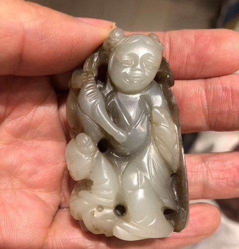 古玩玉器和田玉雕“執荷童子”真品鑒賞圖
