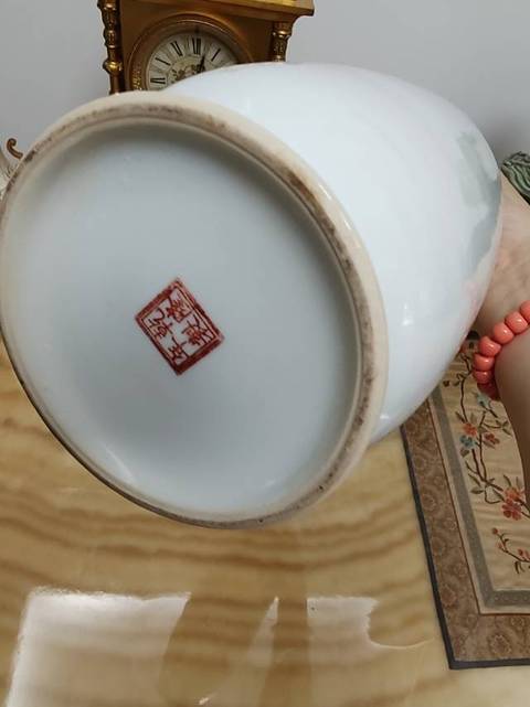 古玩陶瓷粉彩瓶真品鑒賞圖