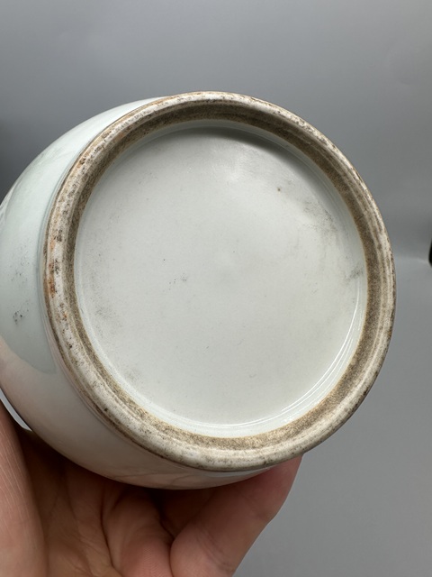 古玩陶瓷光緒刻瓷人物瓶真品鑒賞圖