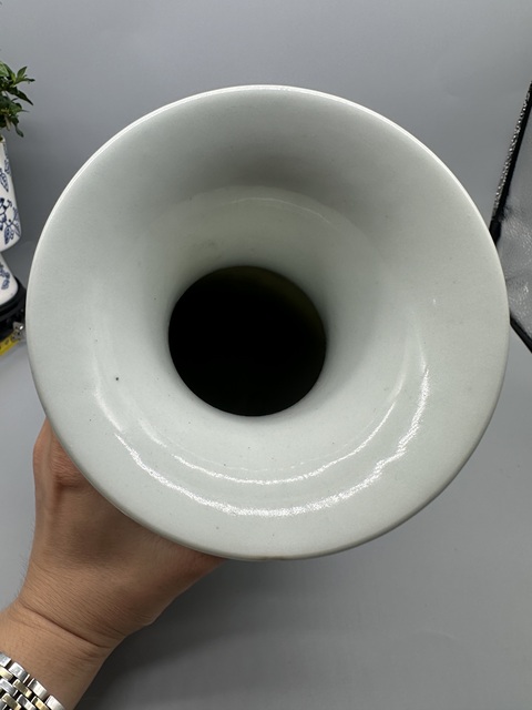 古玩陶瓷光緒刻瓷人物瓶真品鑒賞圖