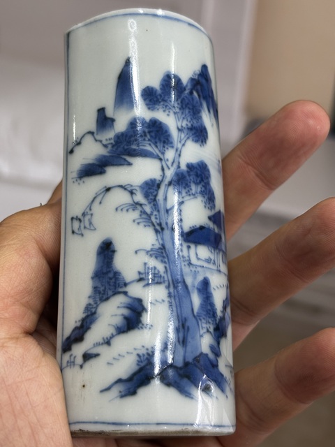 古玩陶瓷青花山水紋壁瓶真品鑒賞圖
