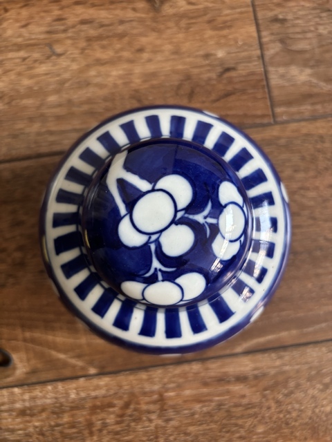 古玩陶瓷青花冰梅圖蓋罐真品鑒賞圖