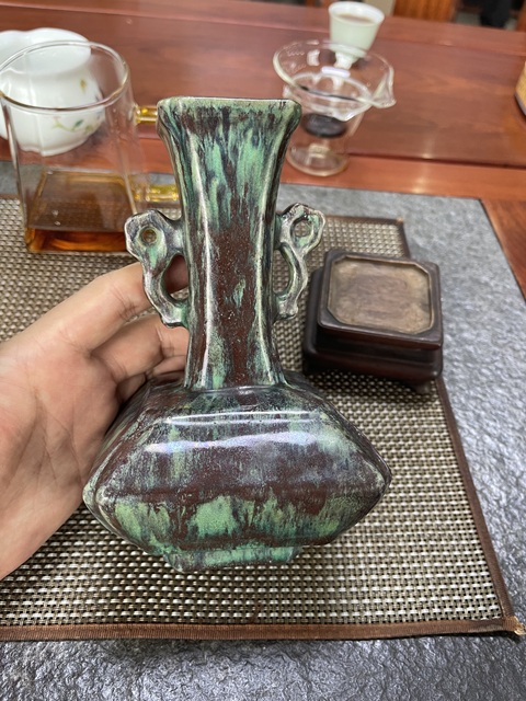 古玩陶瓷木紋釉四方雙耳瓶真品鑒賞圖