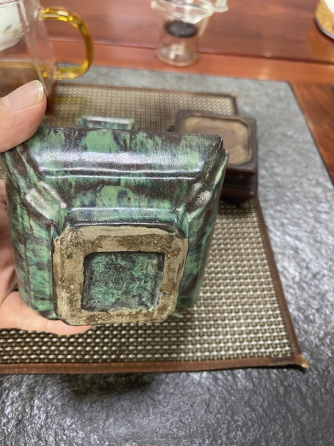 古玩陶瓷木紋釉四方雙耳瓶真品鑒賞圖
