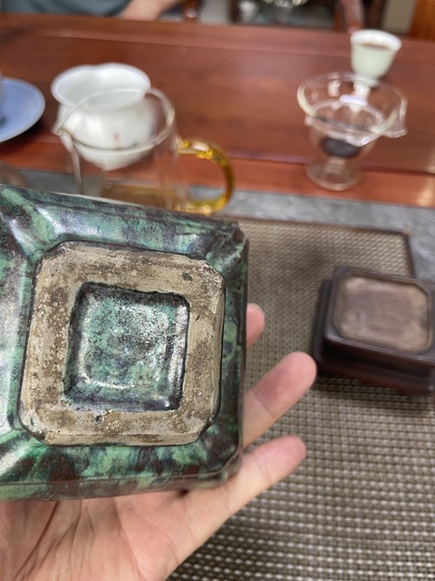 古玩陶瓷木紋釉四方雙耳瓶真品鑒賞圖