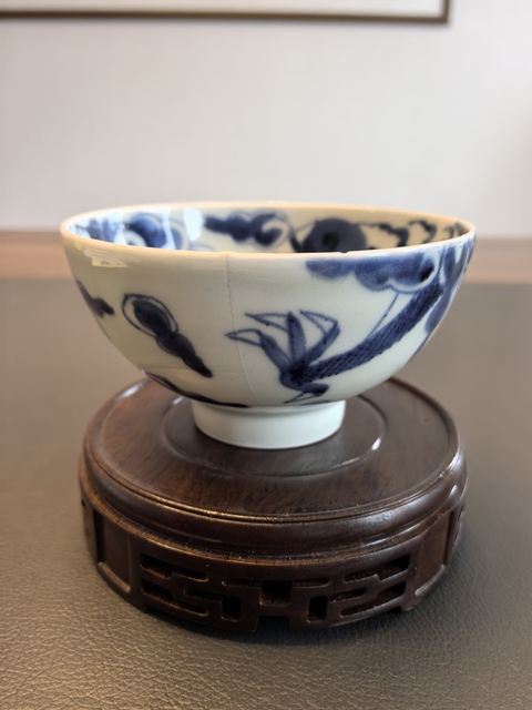 古玩陶瓷青花過墻龍紋茶碗真品鑒賞圖
