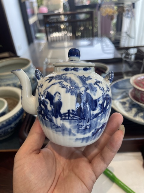 古玩陶瓷青花提梁壺真品鑒賞圖
