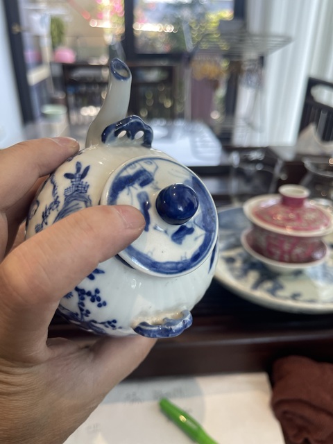 古玩陶瓷青花提梁壺真品鑒賞圖