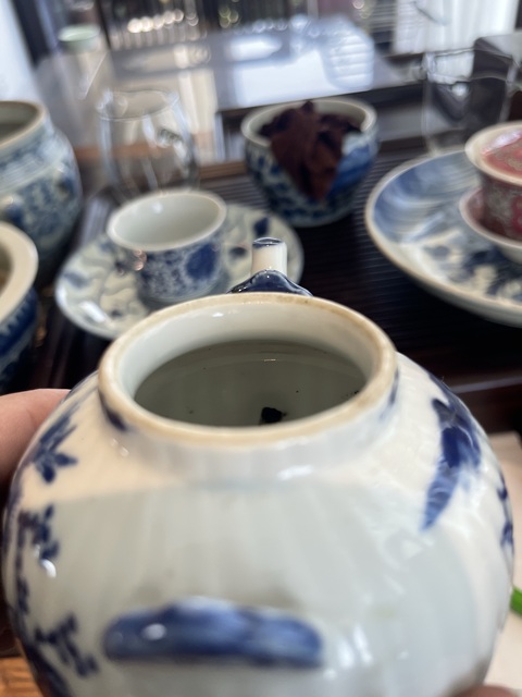 古玩陶瓷青花提梁壺真品鑒賞圖
