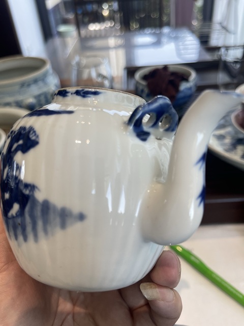 古玩陶瓷青花提梁壺真品鑒賞圖