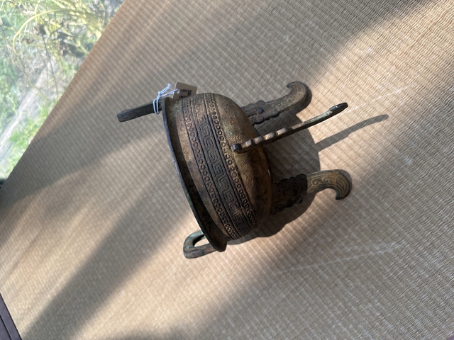 古玩銅器鼎式爐真品鑒賞圖
