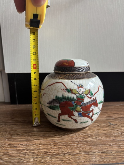 古玩陶瓷哥釉粉彩刀馬人物蓋罐真品鑒賞圖