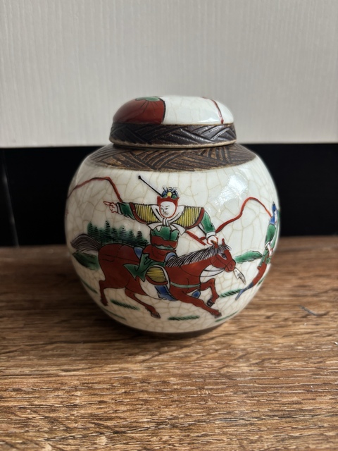 古玩陶瓷哥釉粉彩刀馬人物蓋罐真品鑒賞圖