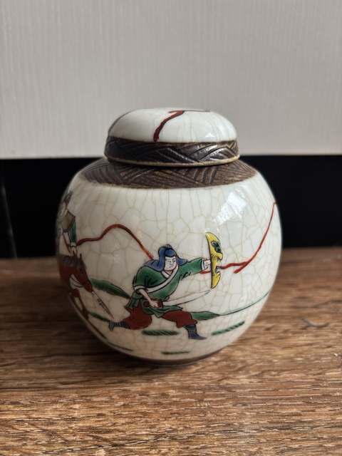 古玩陶瓷哥釉粉彩刀馬人物蓋罐真品鑒賞圖