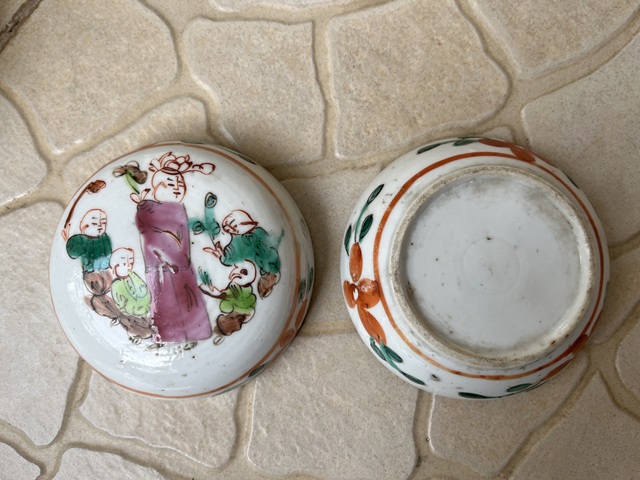 古玩陶瓷粉彩人物故事印泥盒拍賣,當(dāng)前價(jià)格688元