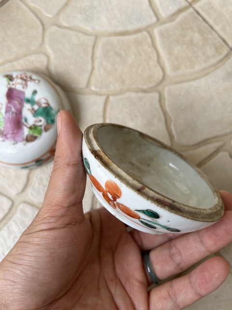 古玩陶瓷粉彩人物故事印泥盒拍賣,當(dāng)前價(jià)格688元