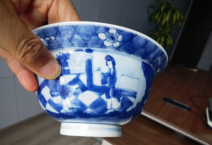古玩陶瓷人物紋青花碗真品鑒賞圖