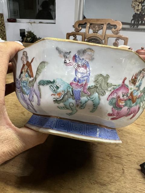古玩陶瓷粉彩人物故事八方貢碗真品鑒賞圖
